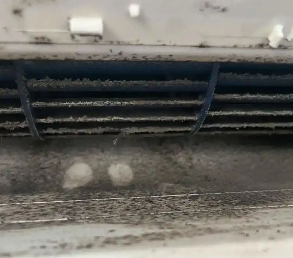 璧山空调吹的风有股烧焦味是怎么回事